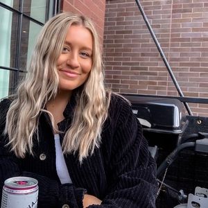 Meet your Posher, Kayla